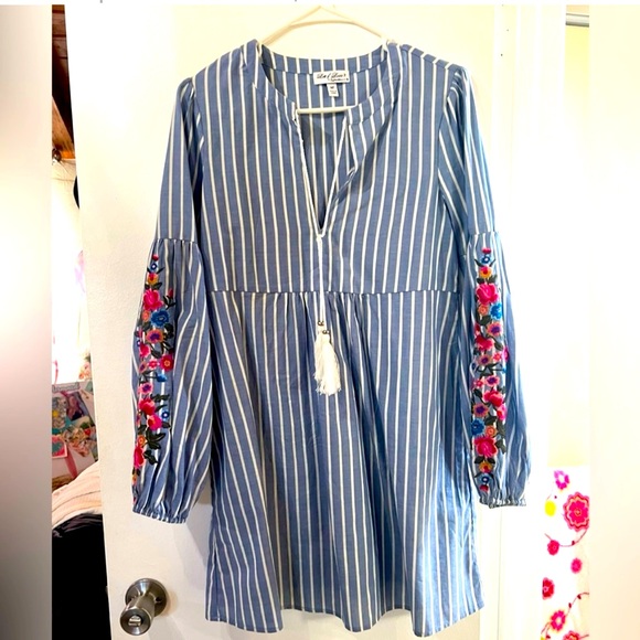 Adorable boho Embroidered Dress. Tassel tie front. Colorful florals on sleeves! - Picture 1 of 3